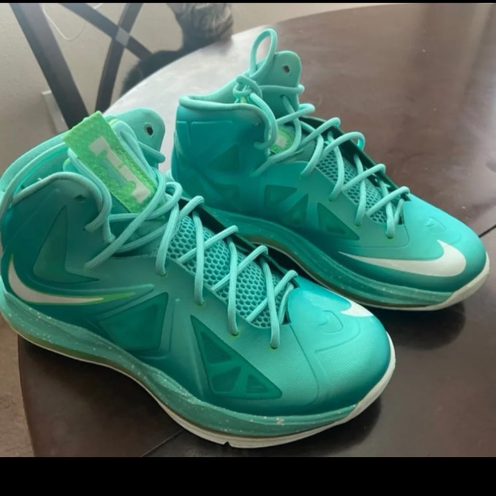 Nike shoes